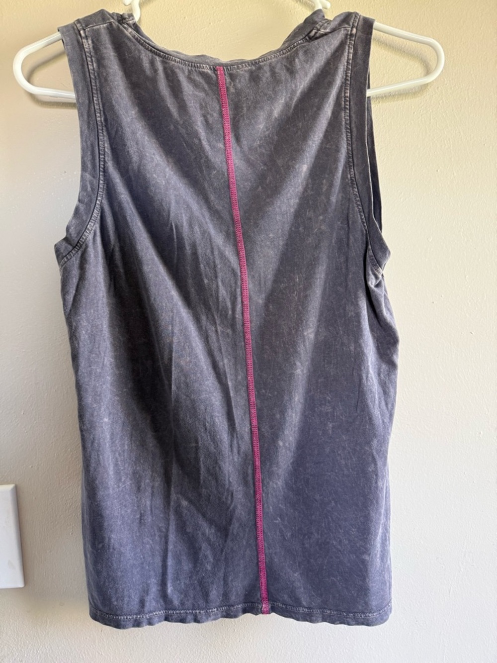 Peloton Gray Muscle Tank - Multicolor Logo size small. Cotton and tencel lyocell - Picture 3 of 3